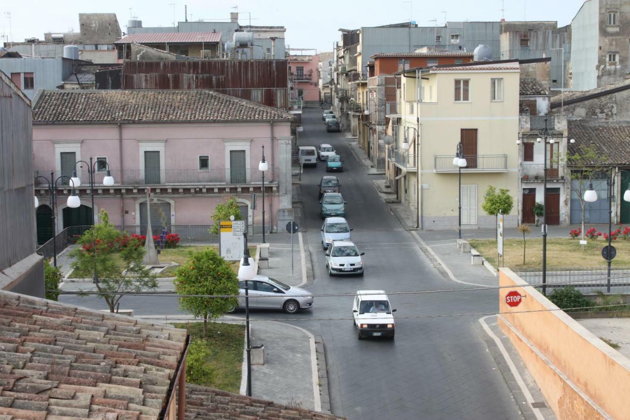 Casa Vacanze A Due Passi Grammichele Exterior foto